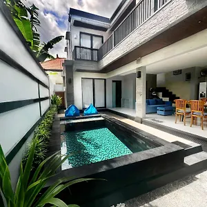 https://deja-view.hotelsseminyak.net